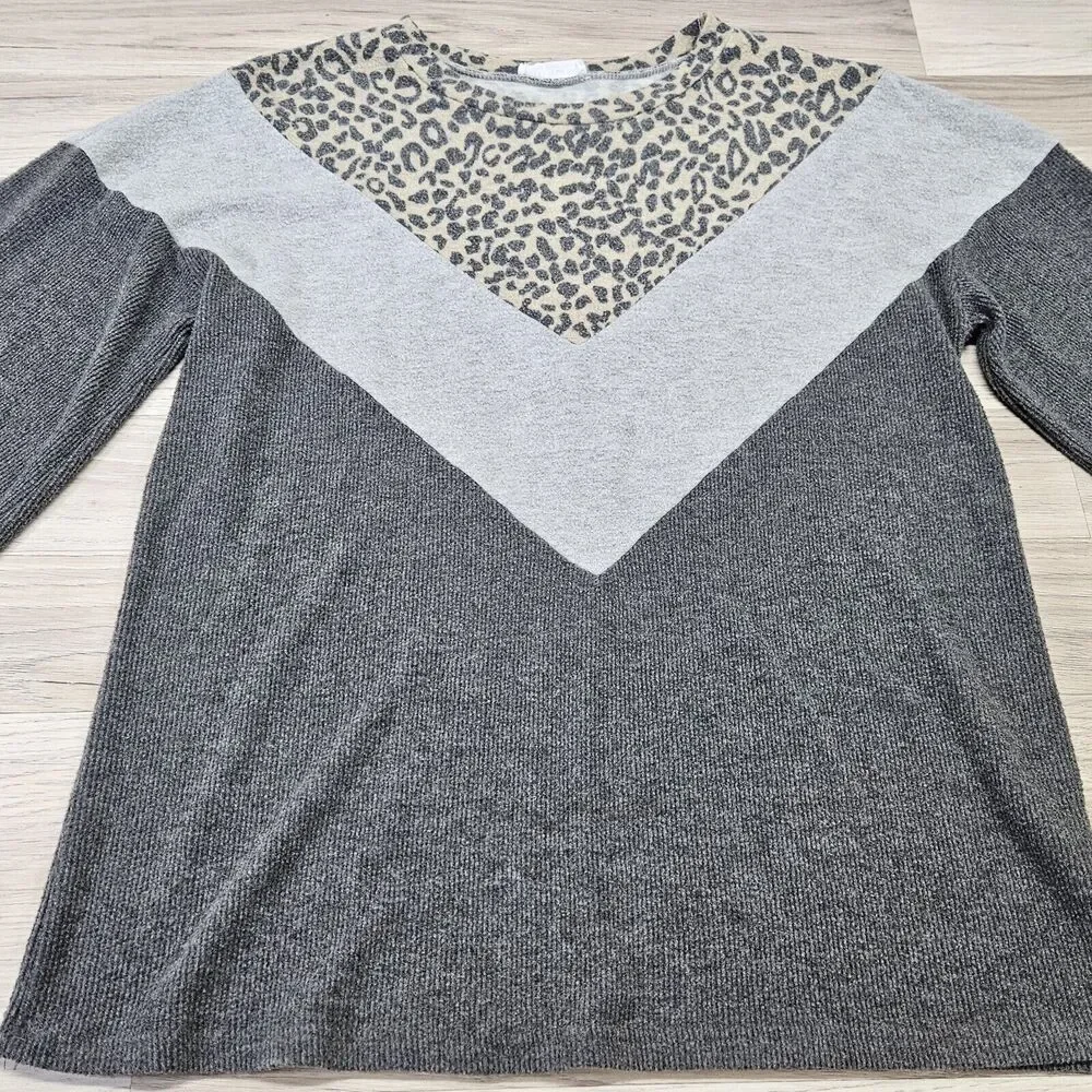 FIRST LOVE Womens Gray Leopard Print Color Block Oversized Sweater Size Small
